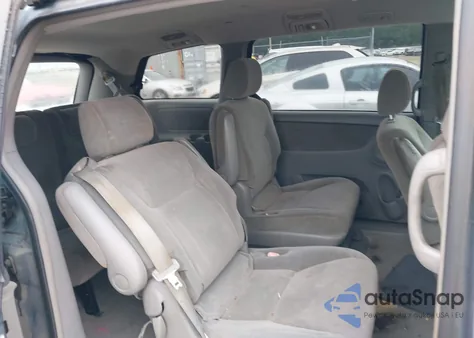 2004 Toyota Sienna Le z USA, uszkodzony, nr VIN 5TDZA23C94S093173